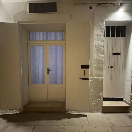 Blue ゲストハウス モーラ・ディ・バーリ